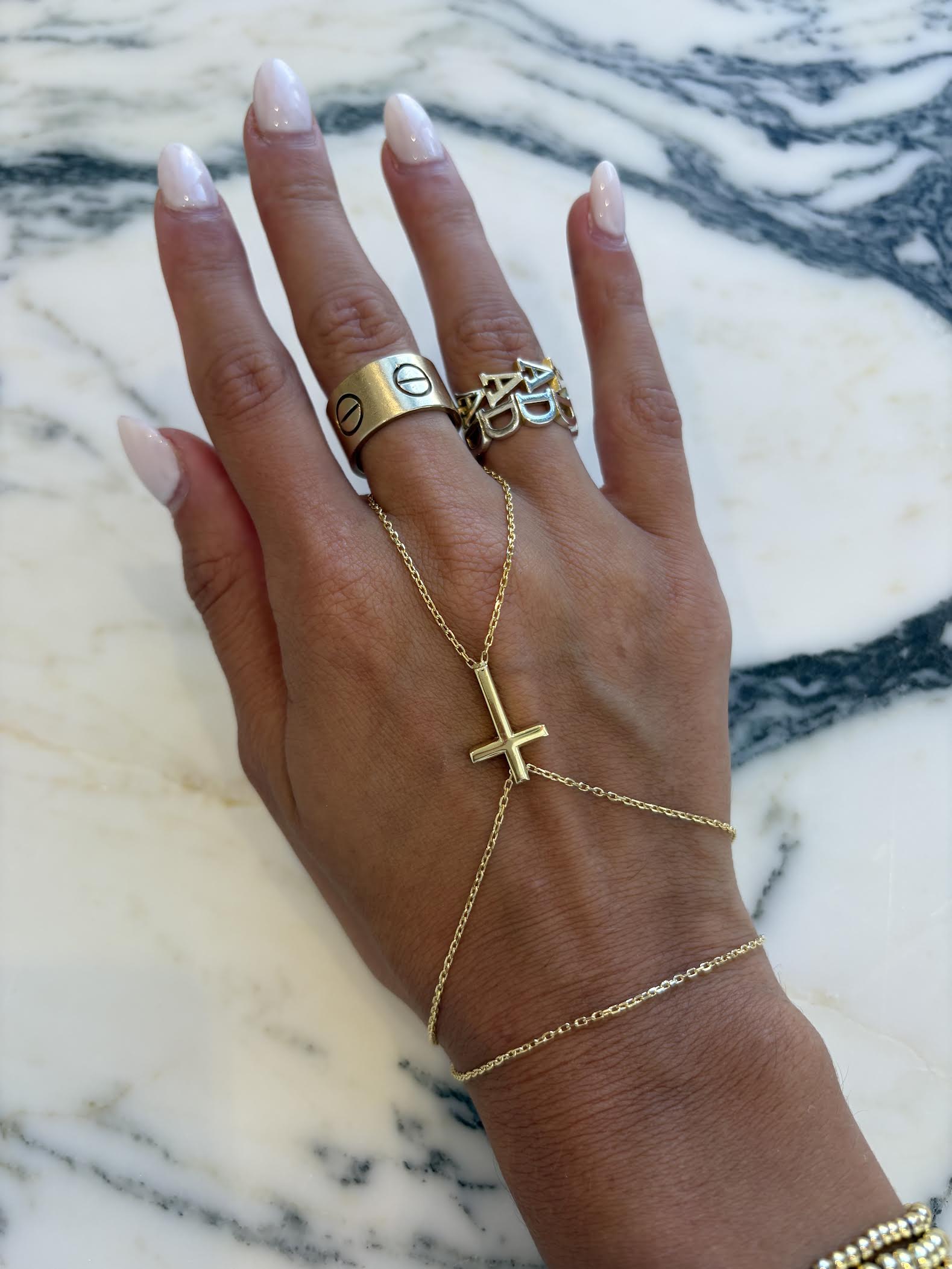Cross Handchain