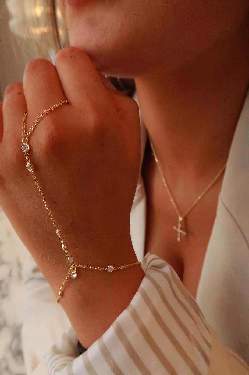 The Classic Hand Chain – Alexandra Madison