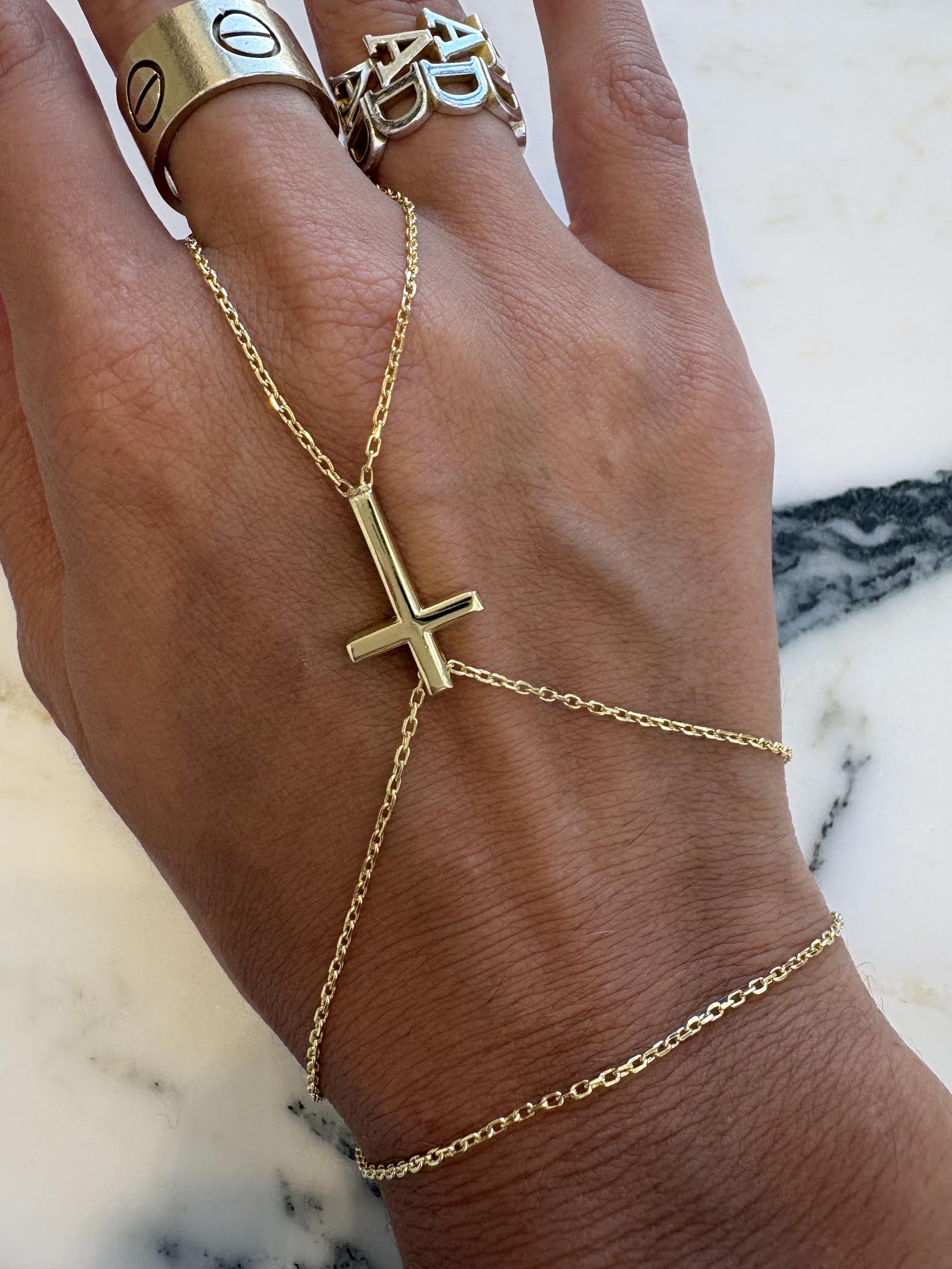 Cross Handchain